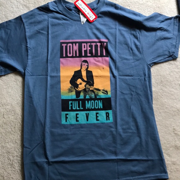 Tops - 1 LEFT!!  NEW GRAPHIC T-shirt Tom Petty